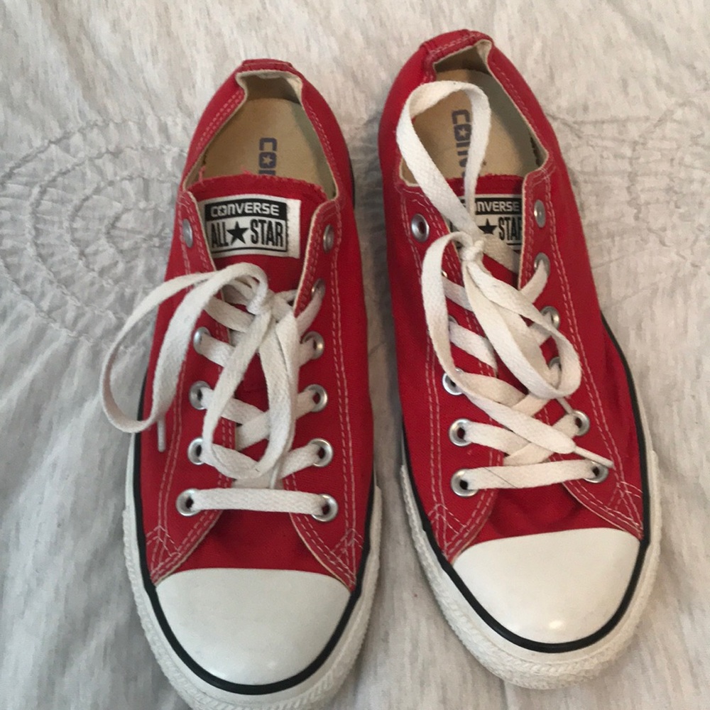 Red low top converse